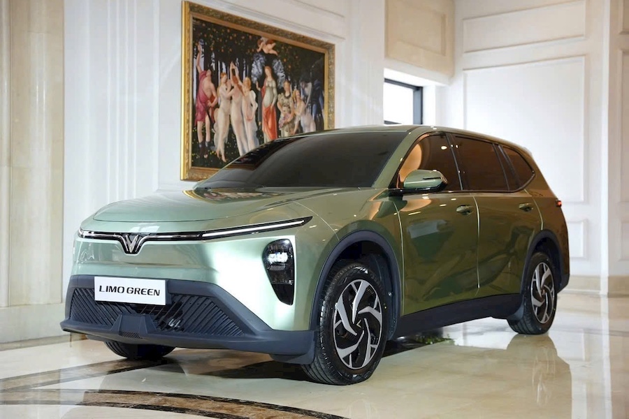 Icon Vinfast Limo Green -20