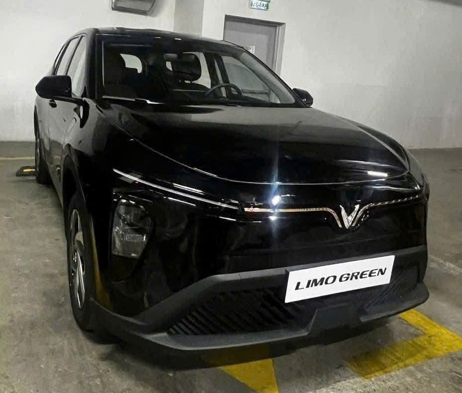 Vinfast Limo Green 3 VinFast Limo Green